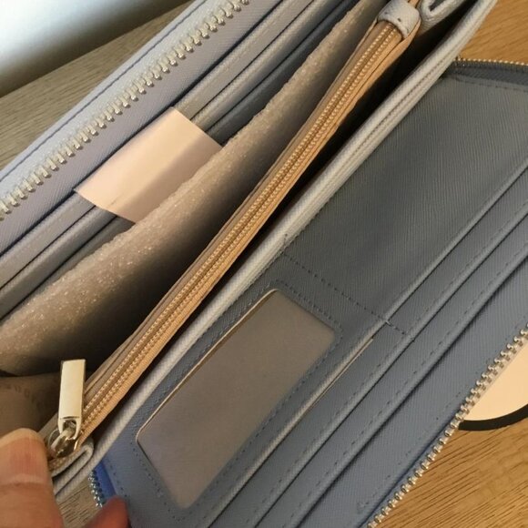 Steve Madden Baby Blue Wristlet Wallet Full Zip Around Closure NWT & Bag Charm - Picture 3 of 8